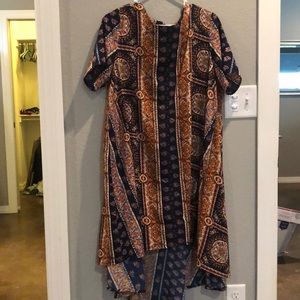 Cute high low dress, does not have tags or size.
